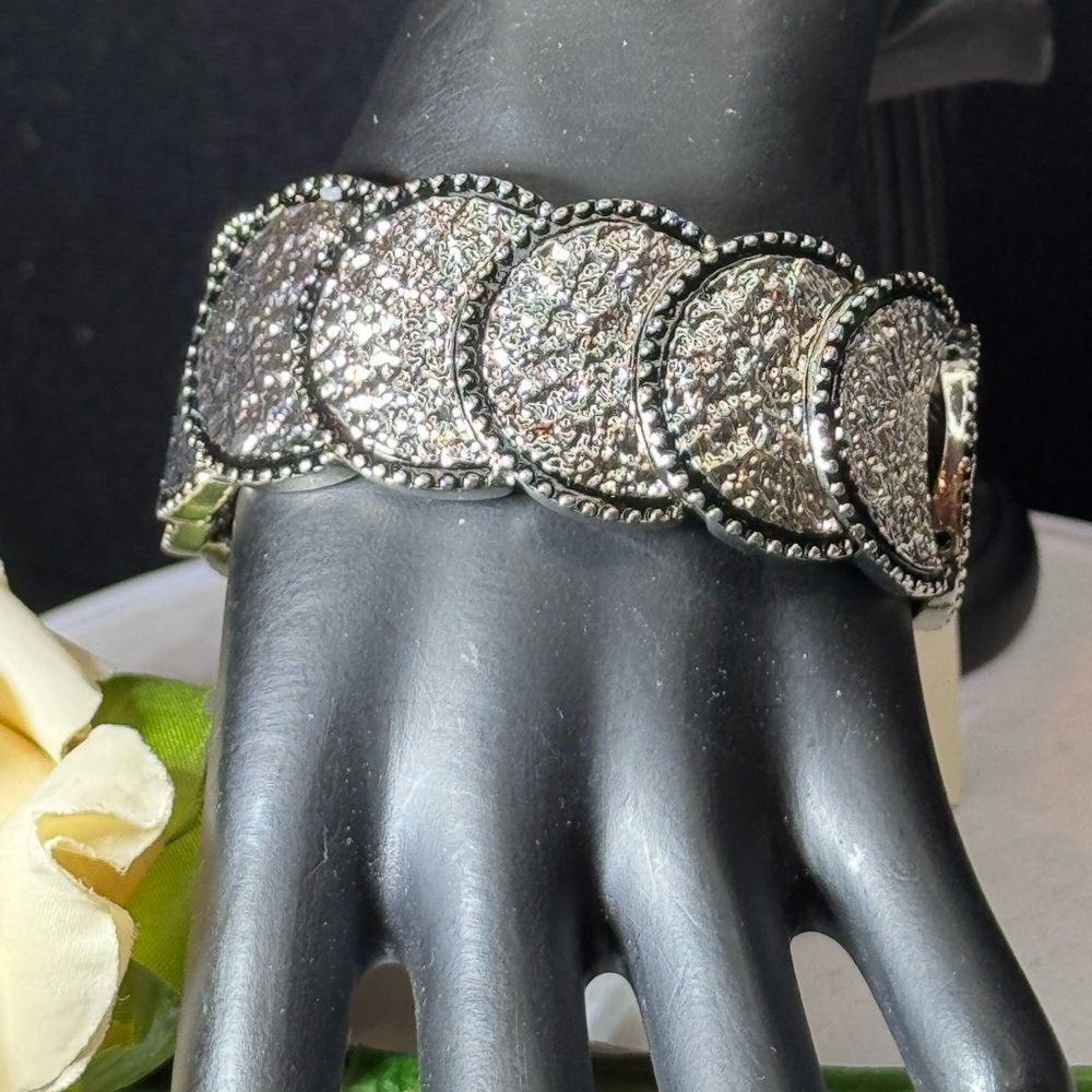 Erica Lyons Silver Tone Stretch Bracelet
